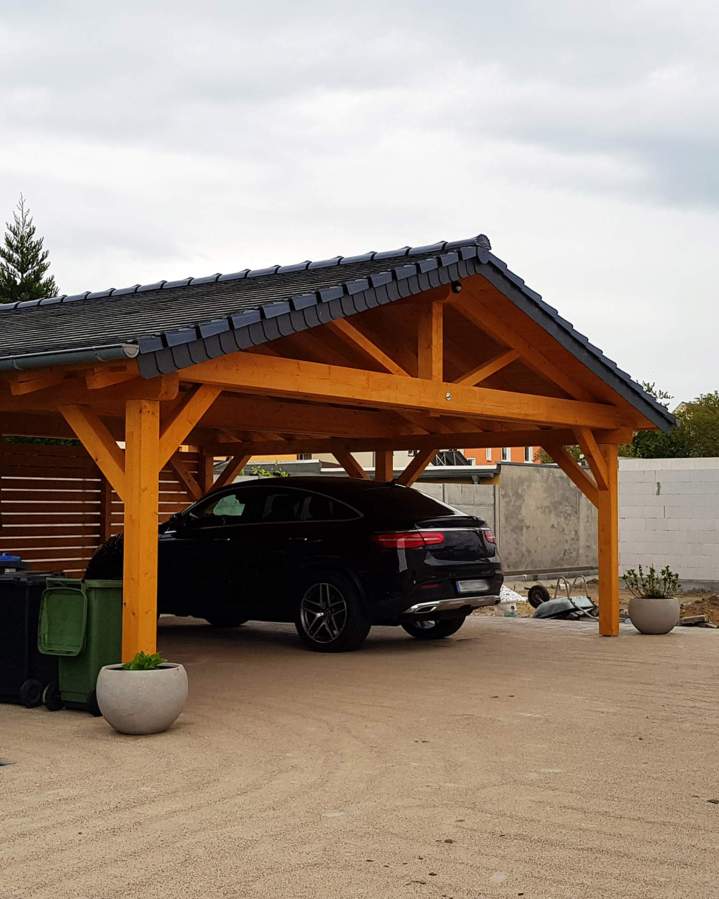 Conception et installation de carports sur mesure, adaptés à votre espace