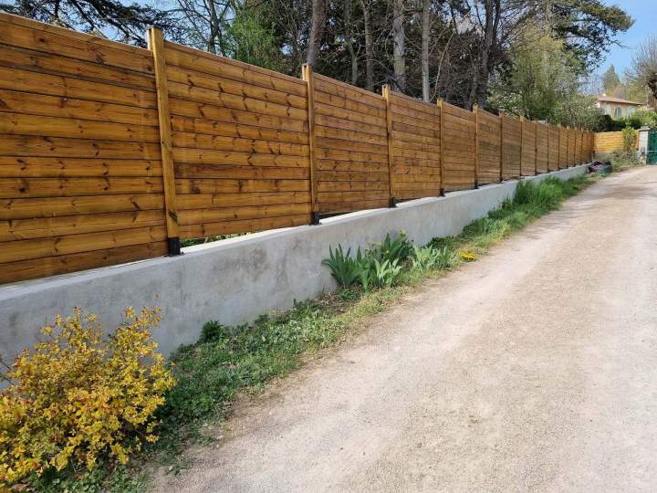 Pose de clôture en bois Gleizé