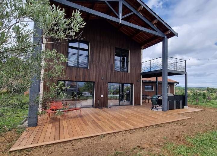 Création d'une magnifique terrasse en Ipé à l'Arbresle
