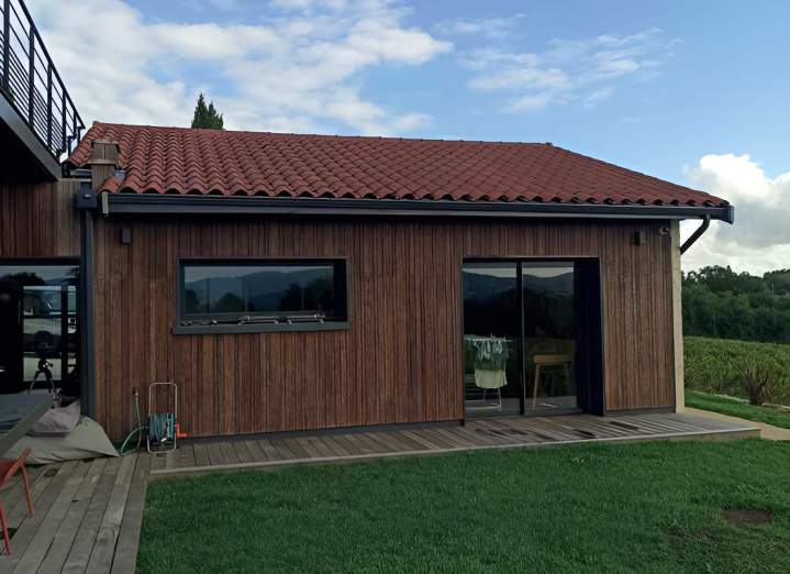 Des façades en bambou pour une maison près de Lyon